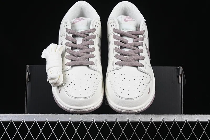 All categories Nk SB Dunk series Nk SB Dunk Low low-top sneakers Nk SB Dunk Low Supreme x The North Face North Face co-branded color matching low-top casual sports skateboard shoes BM0234-507